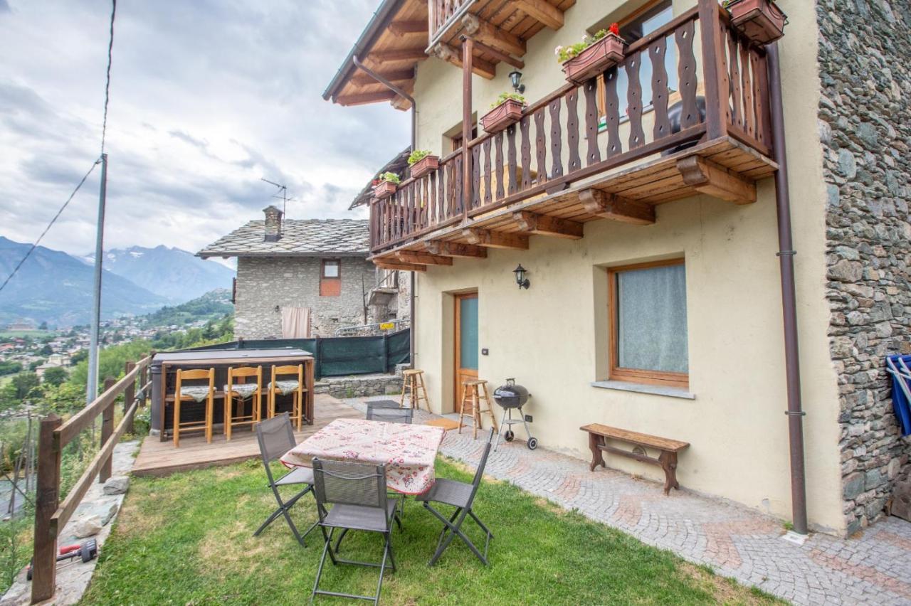 Casa Alpina - Sarre Aosta Exterior foto